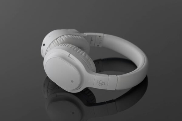 Final UX3000 Bluetooth Wireless Headphones review Hi-Fi sound and hybrid noise cancelling tested